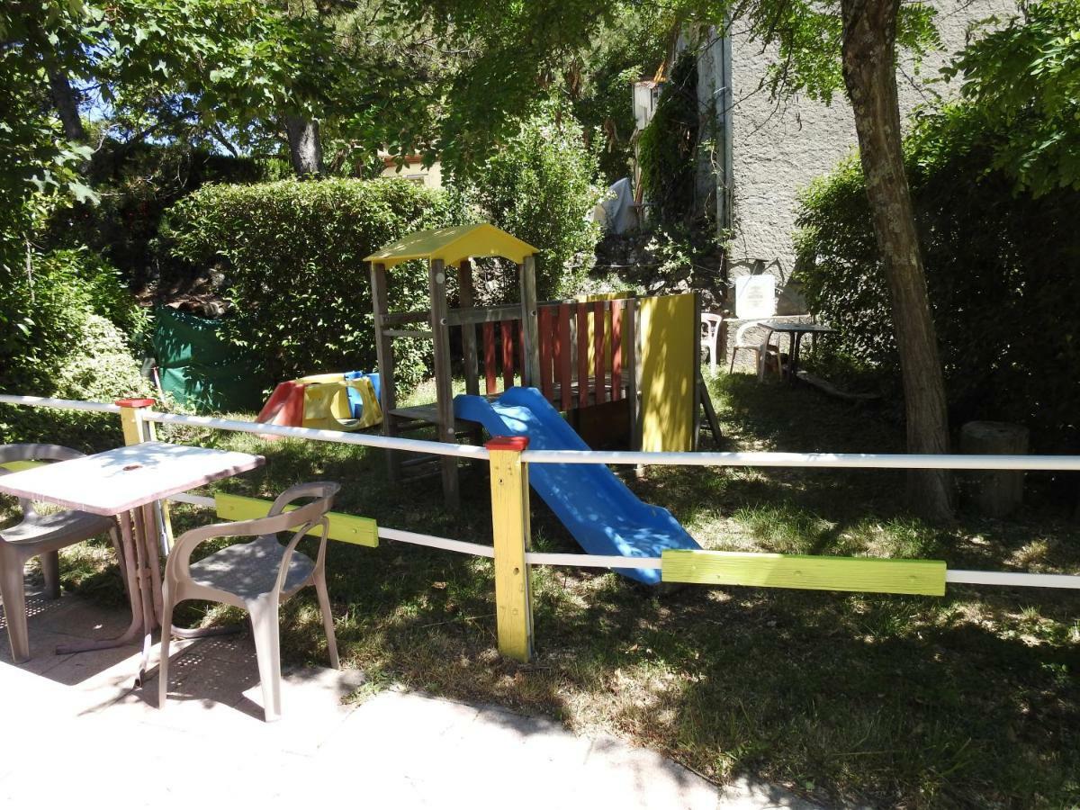 Camping Les Lavandes Darbres Exterior foto